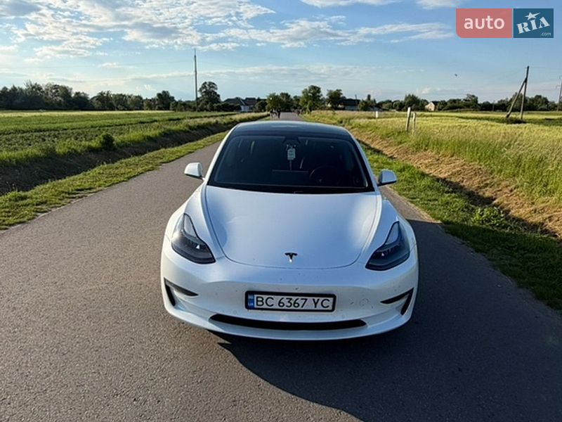 Седан Tesla Model 3 2021 в Самборе