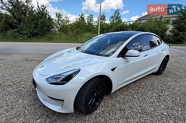 Седан Tesla Model 3 2021 в Самборе