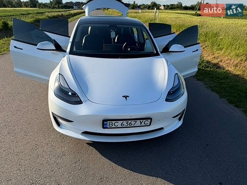 Седан Tesla Model 3 2021 в Самборе