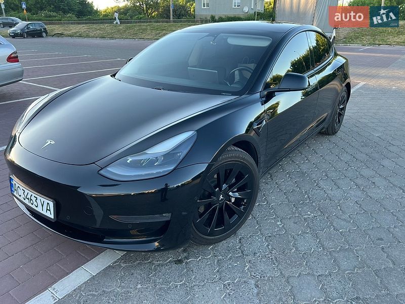 Седан Tesla Model 3 2021 в Луцке