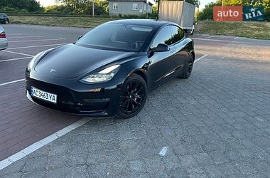 Седан Tesla Model 3 2021 в Луцке