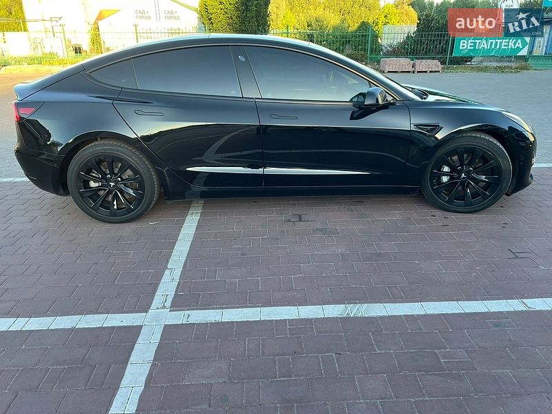 Седан Tesla Model 3 2021 в Луцке