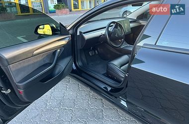 Седан Tesla Model 3 2021 в Луцке