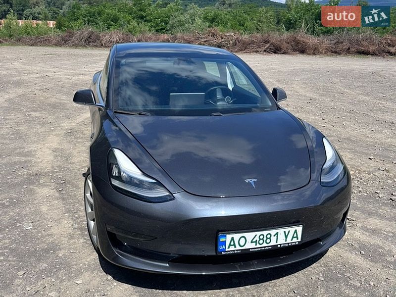 Седан Tesla Model 3 2019 в Ужгороде