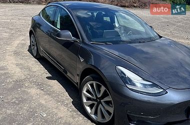 Седан Tesla Model 3 2019 в Ужгороде