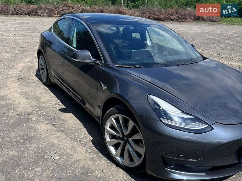 Седан Tesla Model 3 2019 в Ужгороде