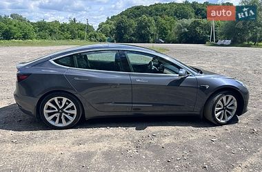 Седан Tesla Model 3 2019 в Ужгороде