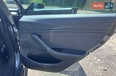 Седан Tesla Model 3 2019 в Ужгороде
