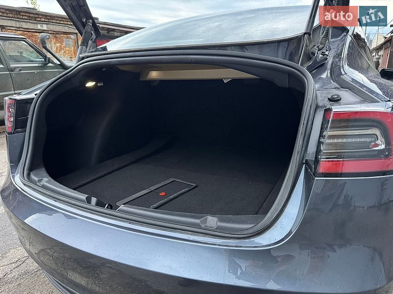 Седан Tesla Model 3 2023 в Киеве фото 7 Седан Tesla Model 3 2023 в Киеве