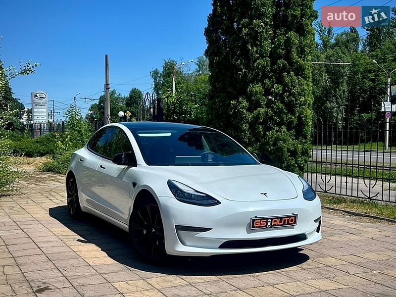 Tesla Model 3 2020