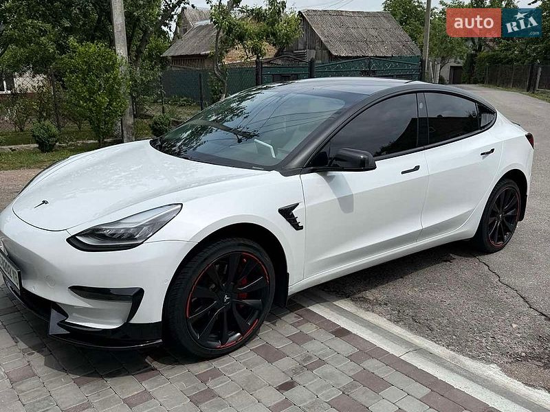 Седан Tesla Model 3 2019 в Золочеве