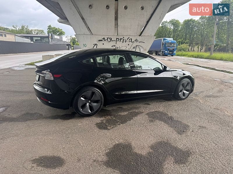Седан Tesla Model 3 2018 в Киеве