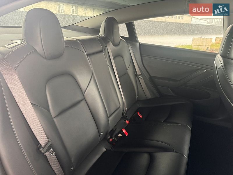 Седан Tesla Model 3 2018 в Киеве