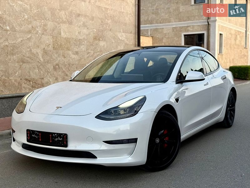 Седан Tesla Model 3 2022 в Києві