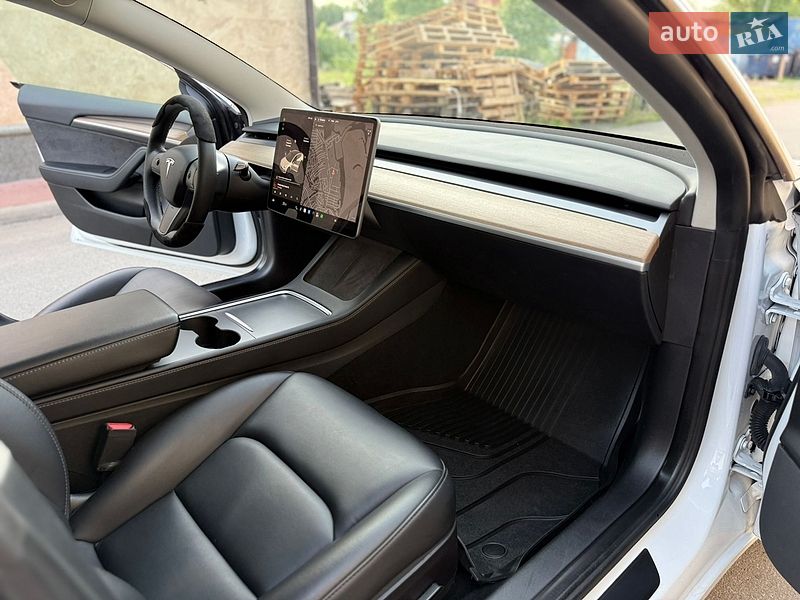 Седан Tesla Model 3 2022 в Києві