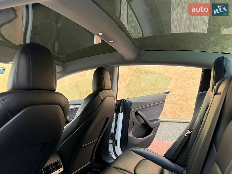 Седан Tesla Model 3 2022 в Києві