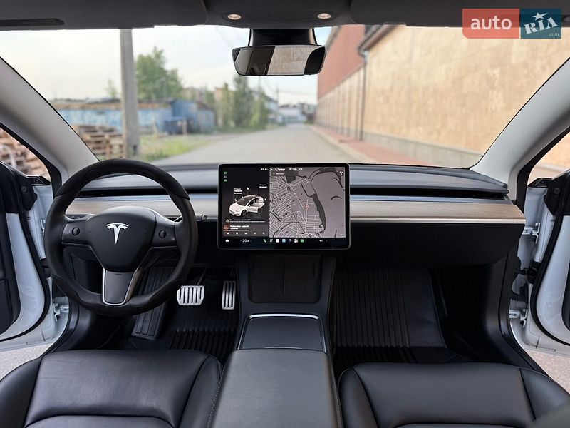 Седан Tesla Model 3 2022 в Києві