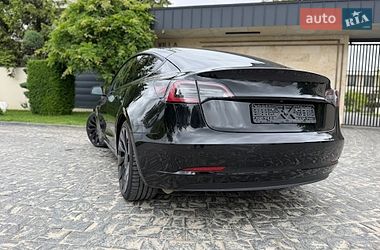 Седан Tesla Model 3 2022 в Львові
