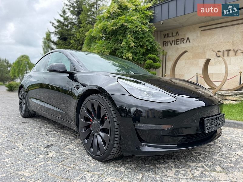 Седан Tesla Model 3 2022 в Львові