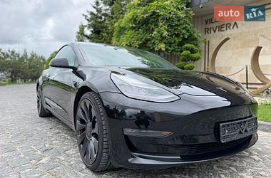 Седан Tesla Model 3 2022 в Львові