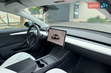 Седан Tesla Model 3 2022 в Львові