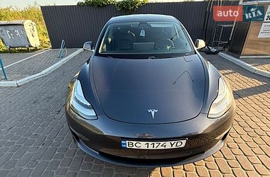 Седан Tesla Model 3 2020 в Львове