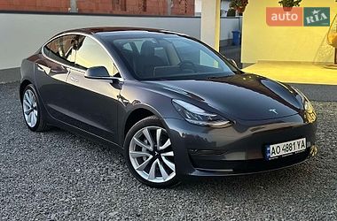 Седан Tesla Model 3 2019 в Ужгороде