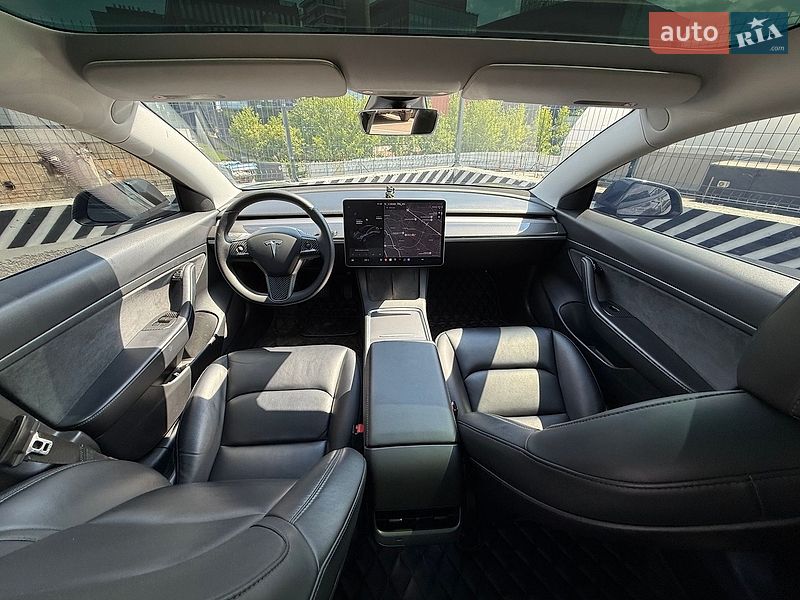 Седан Tesla Model 3 2020 в Киеве
