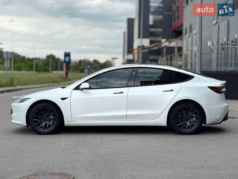Седан Tesla Model 3 2025 в Києві