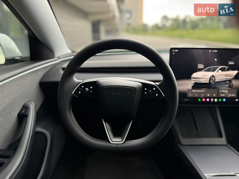 Седан Tesla Model 3 2025 в Києві