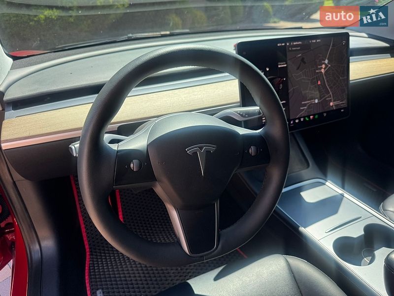 Седан Tesla Model 3 2022 в Барышевке