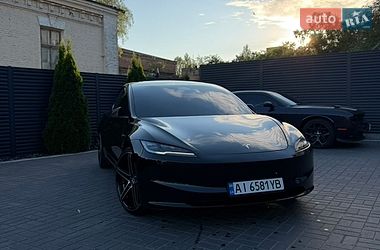 Седан Tesla Model 3 2024 в Черкассах