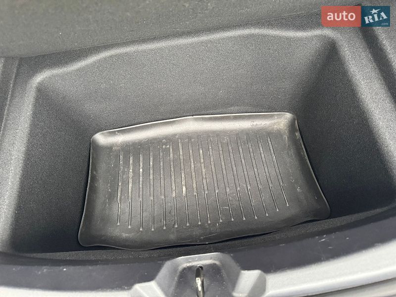 Седан Tesla Model 3 2022 в Киеве фото 22 Седан Tesla Model 3 2022 в Киеве
