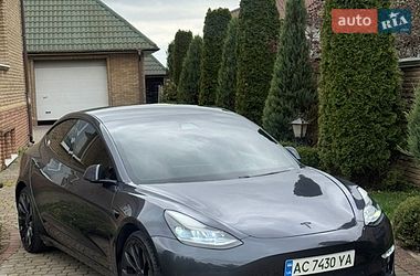 Седан Tesla Model 3 2021 в Луцьку