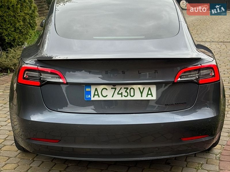 Седан Tesla Model 3 2021 в Луцьку