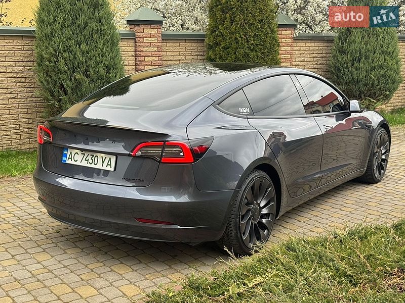 Седан Tesla Model 3 2021 в Луцьку