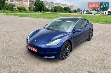 Седан Tesla Model 3 2021 в Киеве