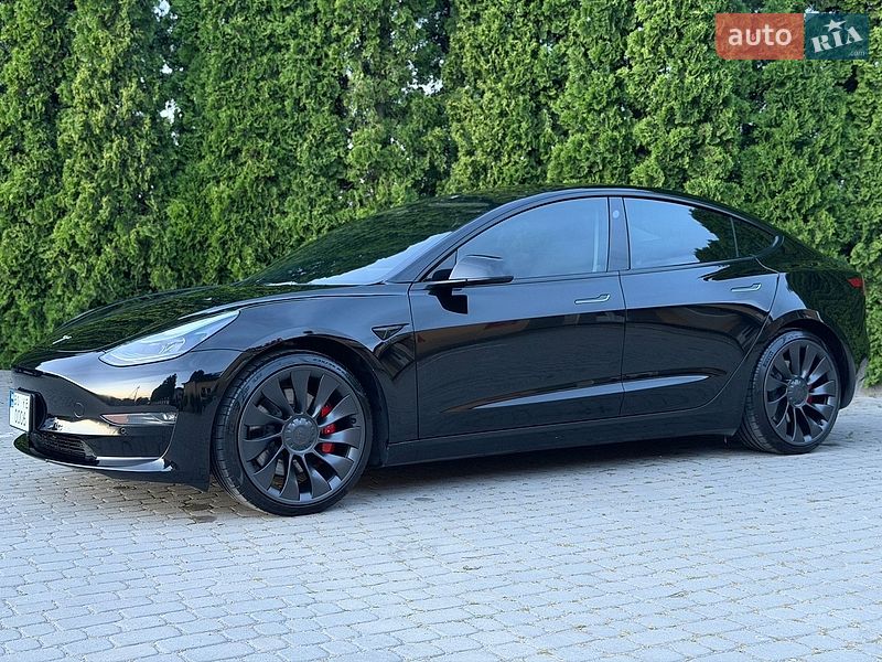 Седан Tesla Model 3 2022 в Тернополе