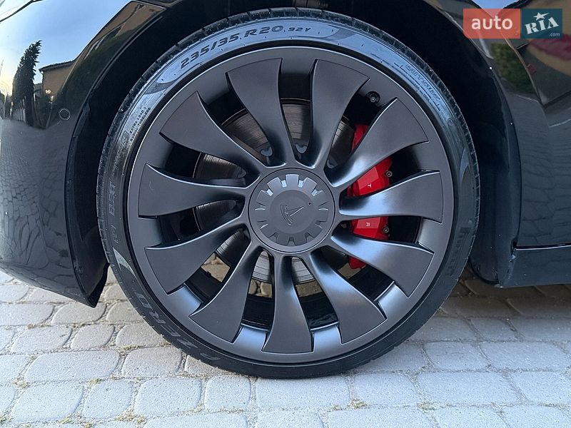 Седан Tesla Model 3 2022 в Тернополе