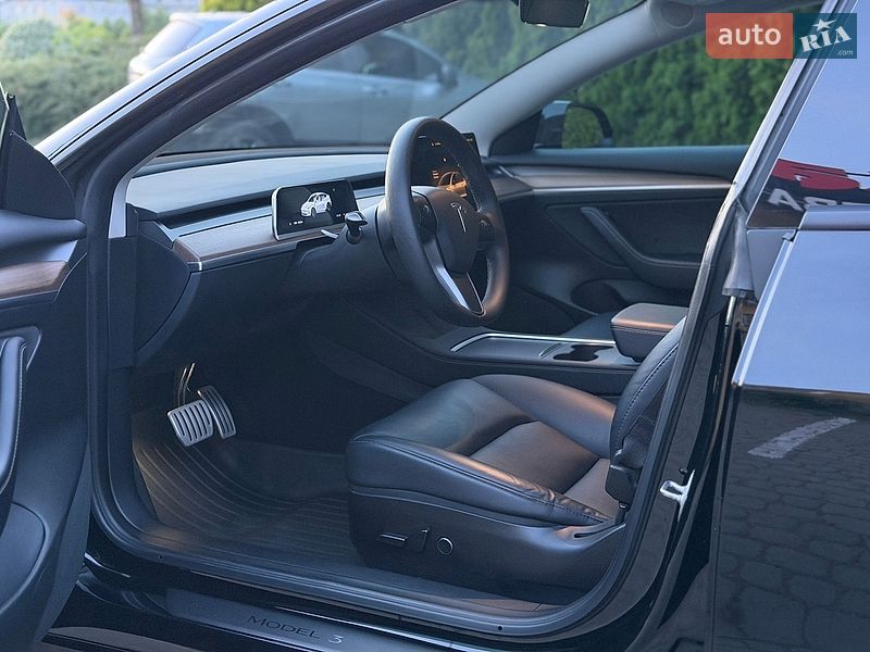 Седан Tesla Model 3 2022 в Тернополе
