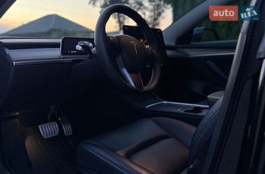 Седан Tesla Model 3 2022 в Тернополе