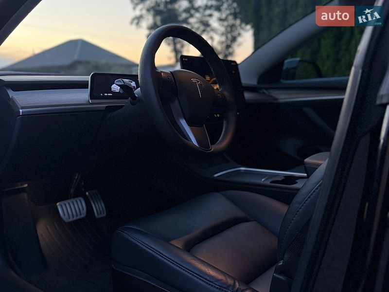 Седан Tesla Model 3 2022 в Тернополе