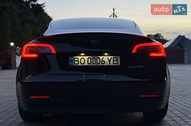 Седан Tesla Model 3 2022 в Тернополе