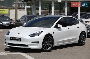 Седан Tesla Model 3 2021 в Харкові