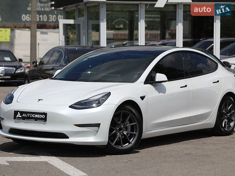 Седан Tesla Model 3 2021 в Харкові