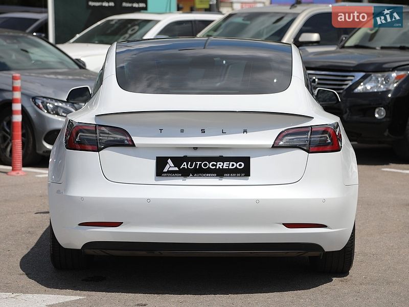 Седан Tesla Model 3 2021 в Харкові