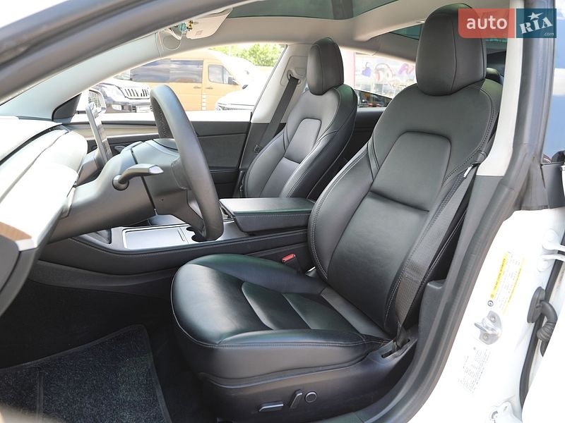 Седан Tesla Model 3 2021 в Харкові