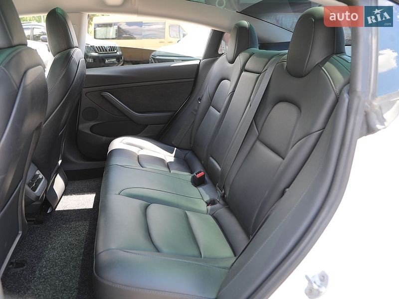 Седан Tesla Model 3 2021 в Харкові