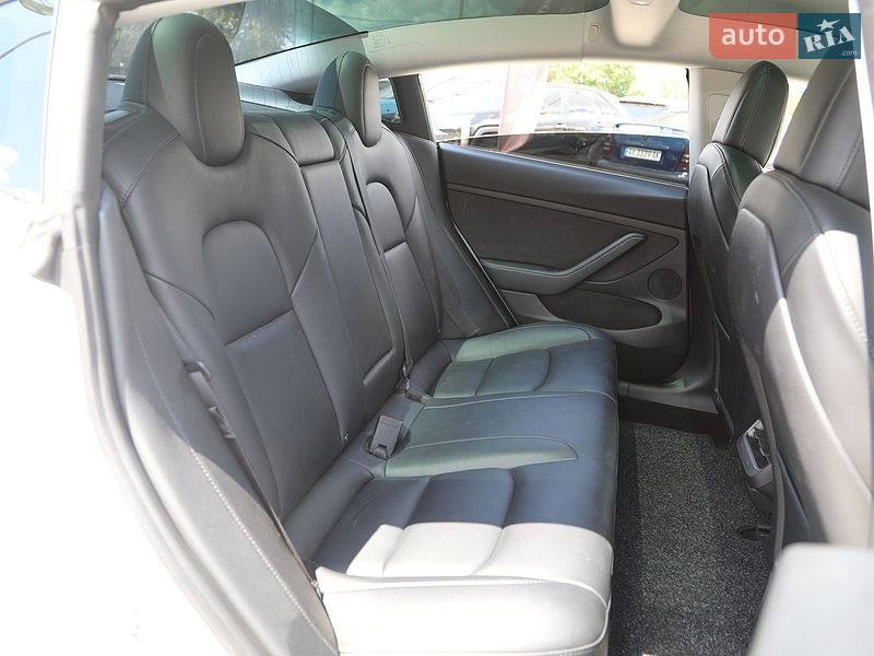 Седан Tesla Model 3 2021 в Харкові