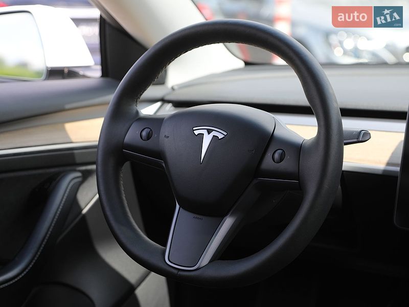 Седан Tesla Model 3 2021 в Харкові
